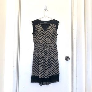 ⭐️5 for $25⭐️ Enfocus Studio Chevron Black and Cream Dress